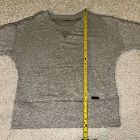 Nine West Active Women’s Crew Mesh Panel Sweatshirt Medium Gently Worn - Picture 9 of 12